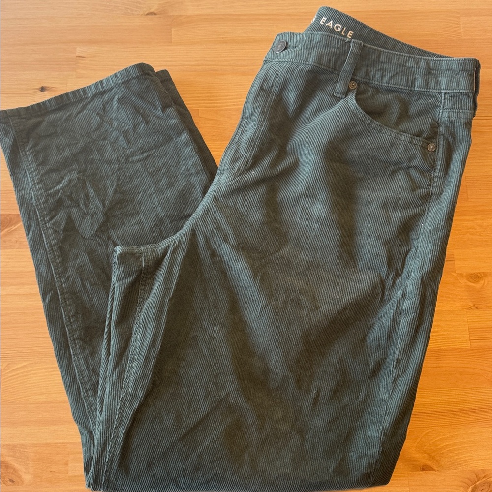 American Eagle Straight Leg Corduroys - Size 16